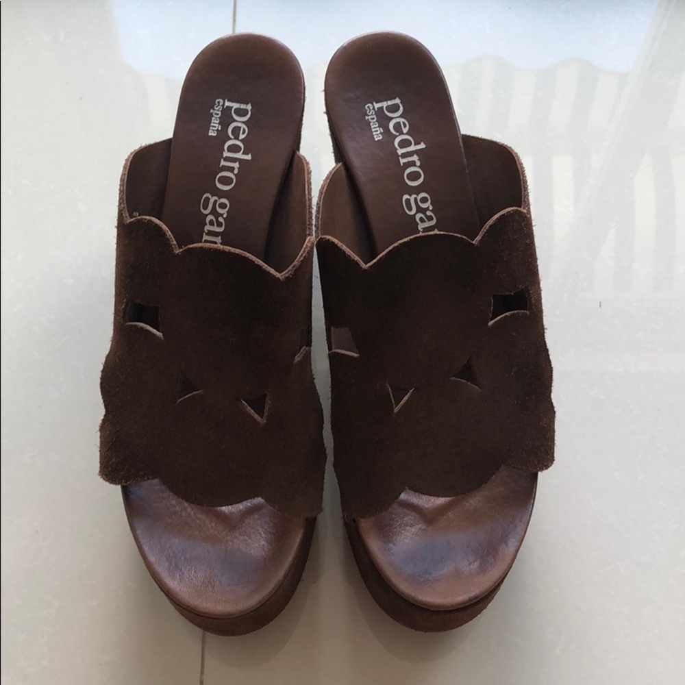 Shoes - Picture 3 of 6